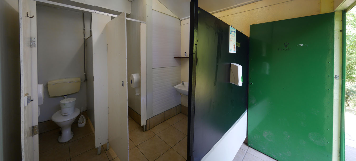 02 INTERIOR TOILETS FEMALE